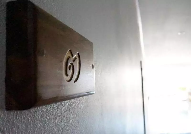 Majatalo Thongphaphum Place