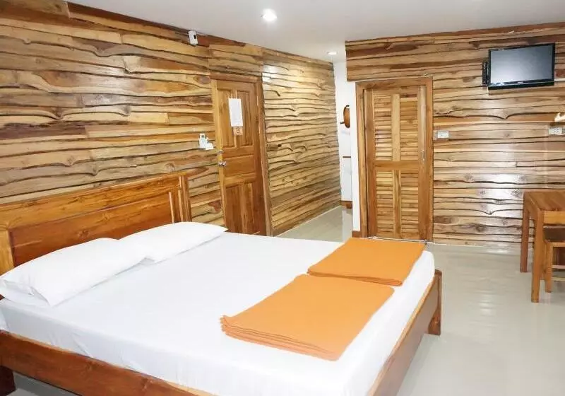 Majatalo Thongphaphum Place