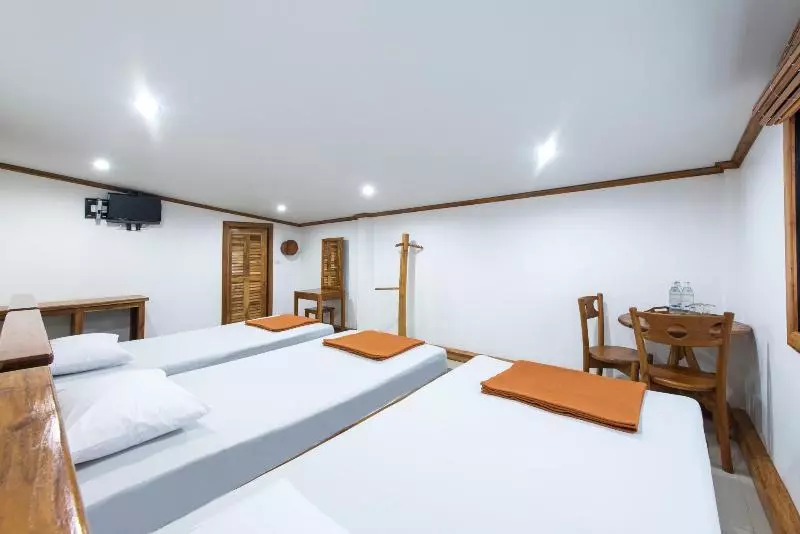 Majatalo Thongphaphum Place