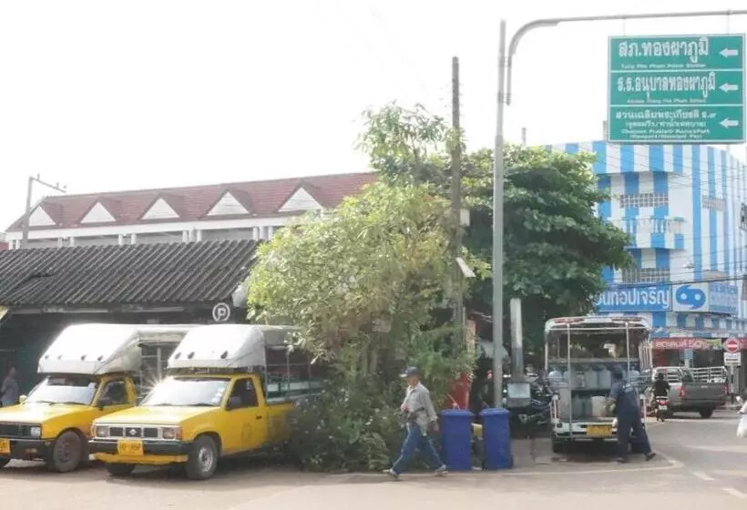 Majatalo Thongphaphum Place