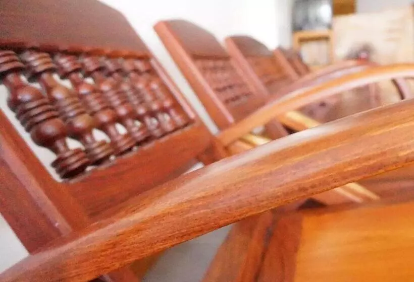 Majatalo Thongphaphum Place