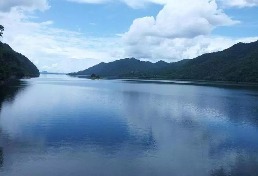 Majatalo Thongphaphum Place