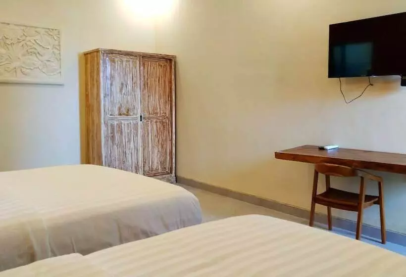Umah Dangin Guesthouse   Hostel