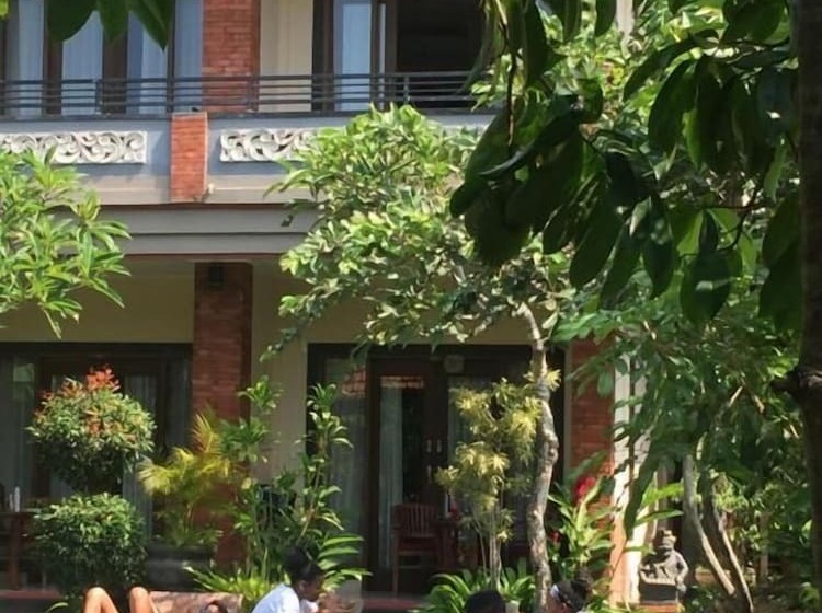 Umah Dangin Guesthouse Hostel