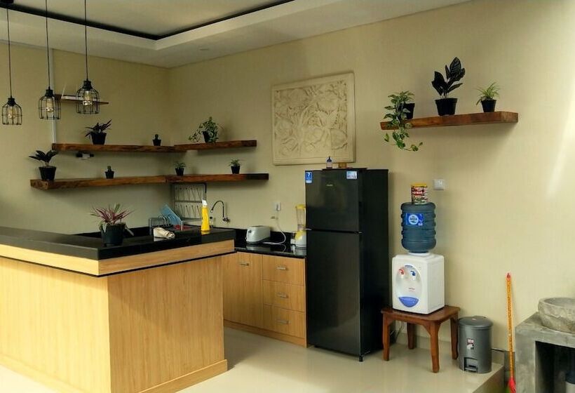 Umah Dangin Guesthouse Hostel