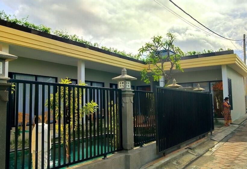 Umah Dangin Guesthouse Hostel