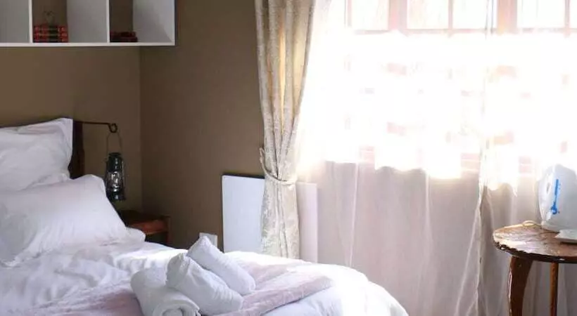 Aamiaismajoitus (B&B) White Linen Guesthouse