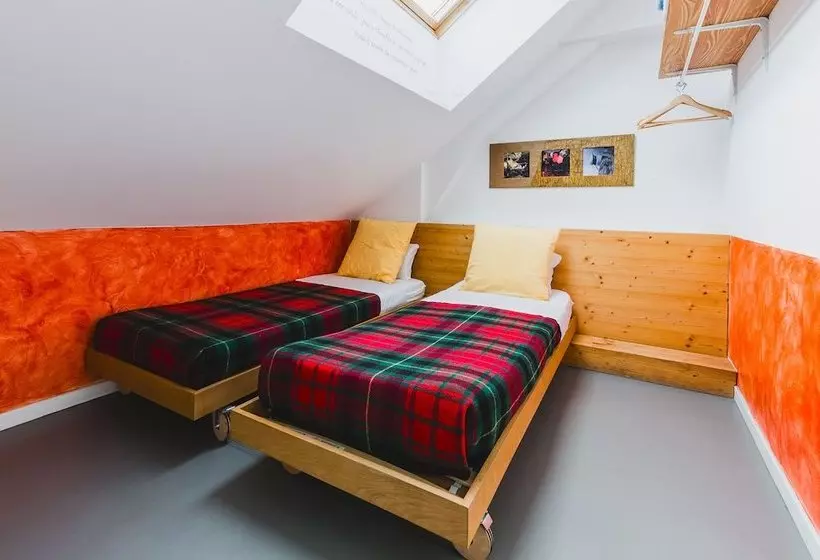 簡易ホテル Auberge Des Ecrins