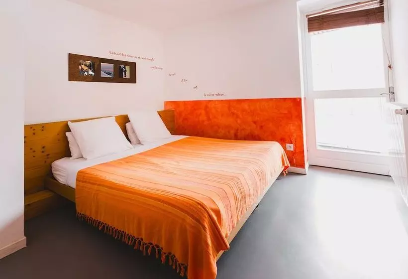 簡易ホテル Auberge Des Ecrins