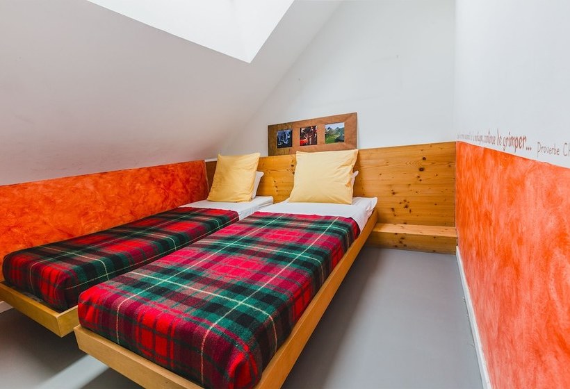 Хостел Auberge Des Ecrins