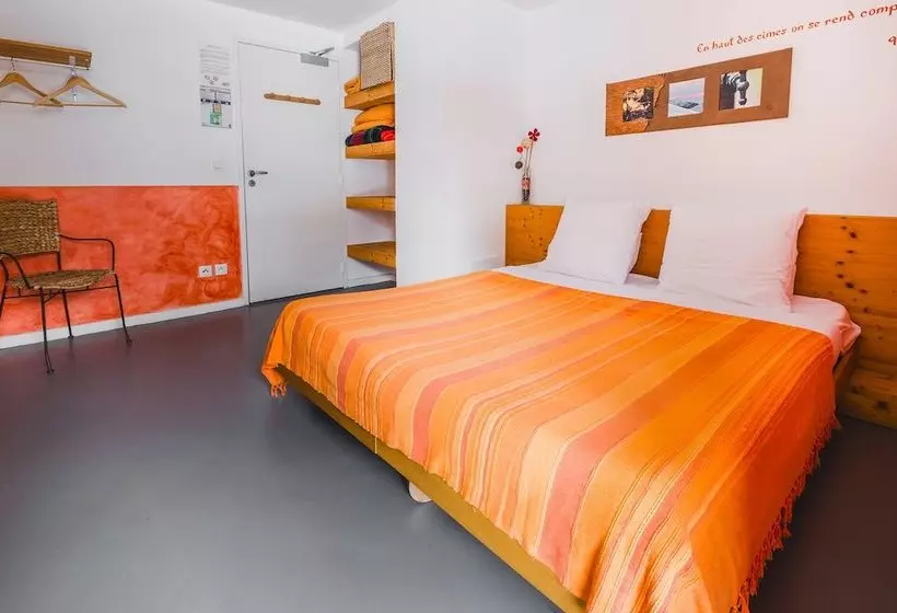 簡易ホテル Auberge Des Ecrins