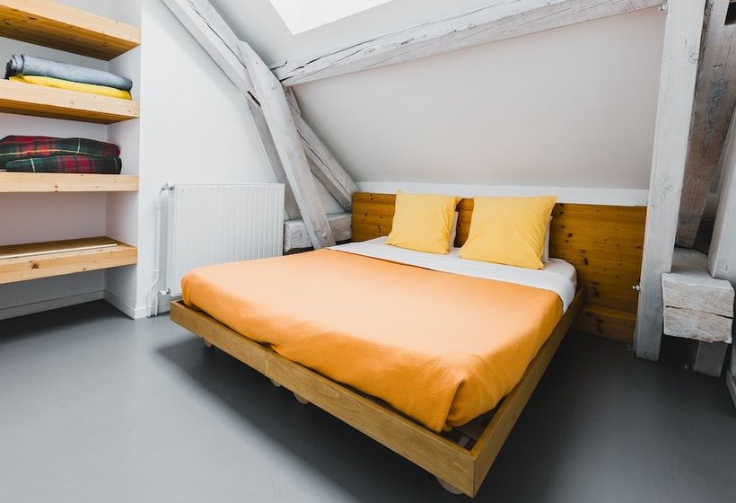 Хостел Auberge Des Ecrins