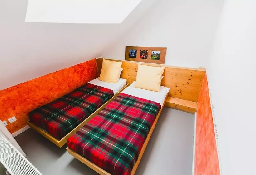 簡易ホテル Auberge Des Ecrins