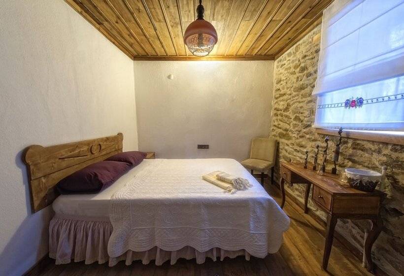 Birgi Hotel Saliha Hanim Tas Konak