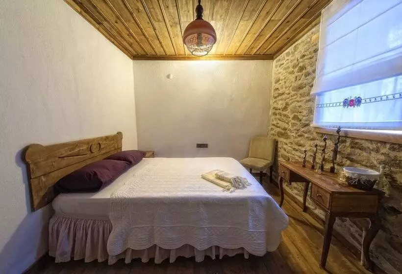 Birgi Hotel Saliha Hanim Tas Konak