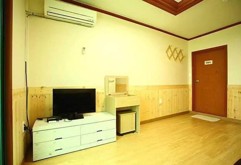 Hotelli Bluesky Pension