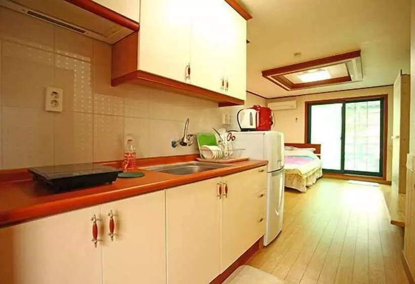 Hotelli Bluesky Pension