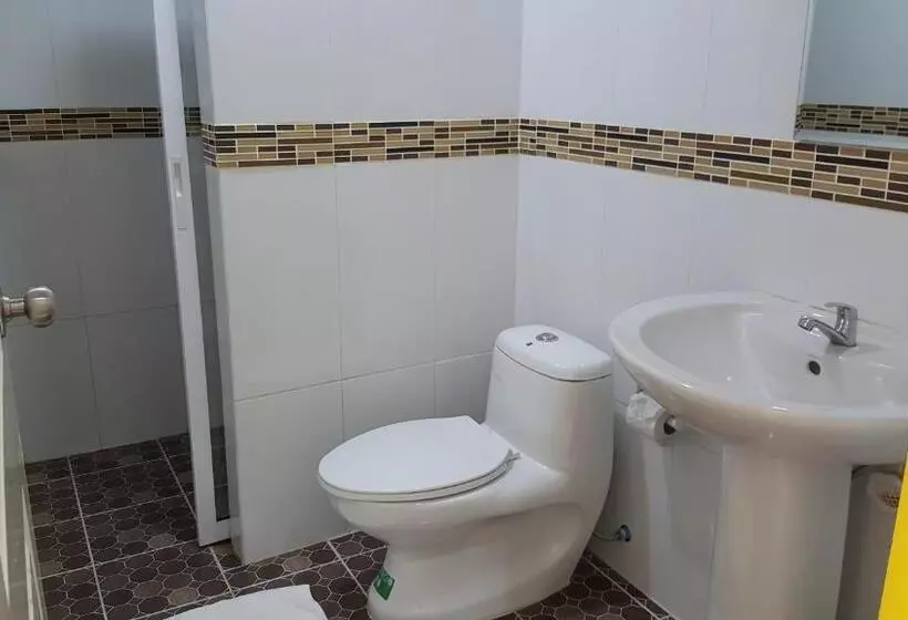 Hotelli Charoensuk Grand