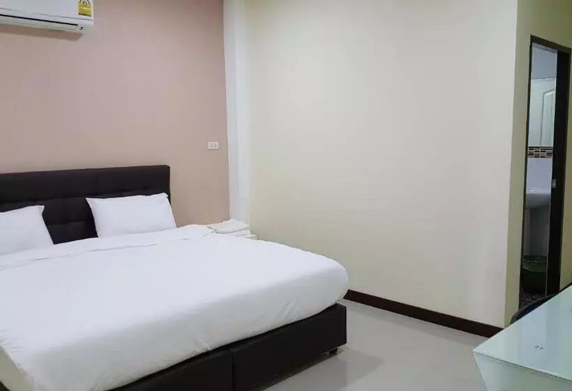 Hotelli Charoensuk Grand