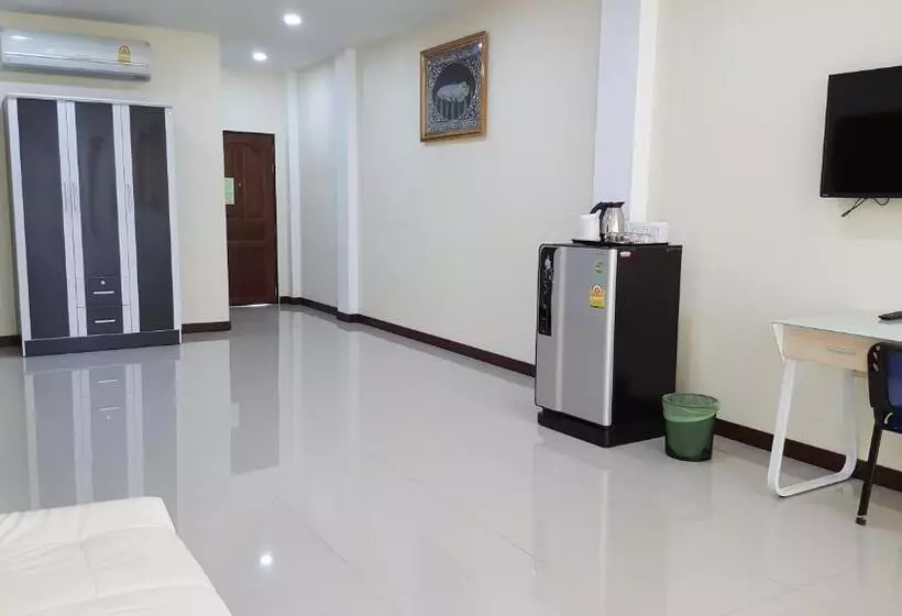 Hotelli Charoensuk Grand