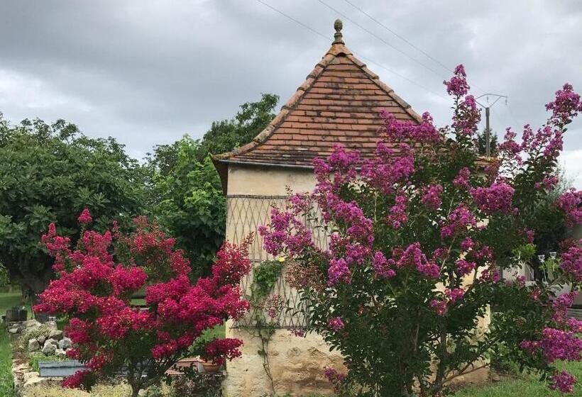 Отель Clos Monicord