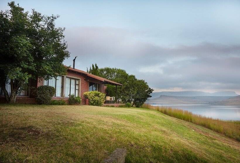 ホテル First Group Qwantani