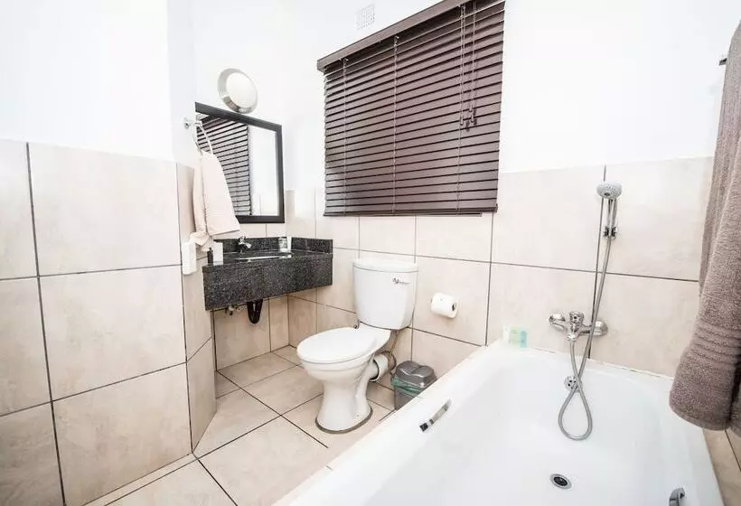 Hotelli First Group Qwantani