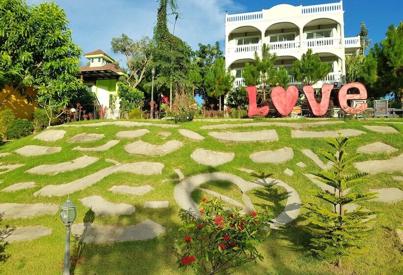 בית מלון כפרי Foresta Hill Resort