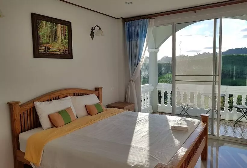 Hotelli Foresta Hill Resort