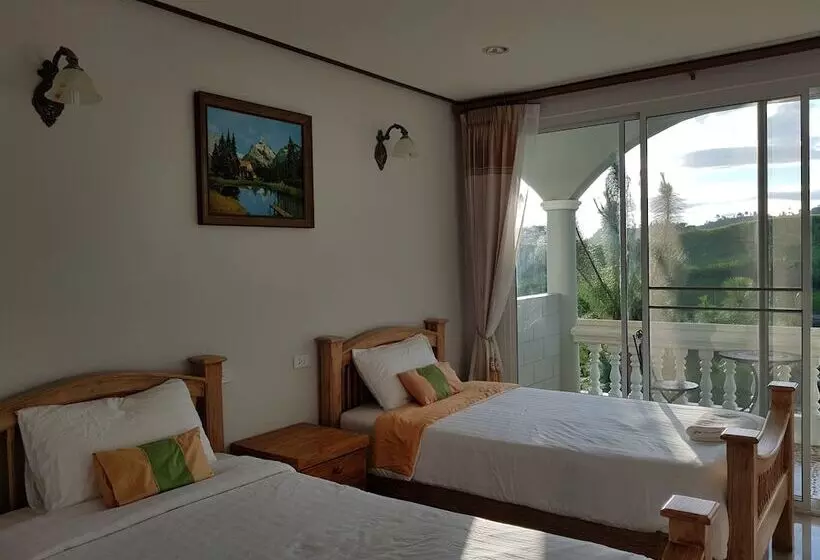 Hotelli Foresta Hill Resort