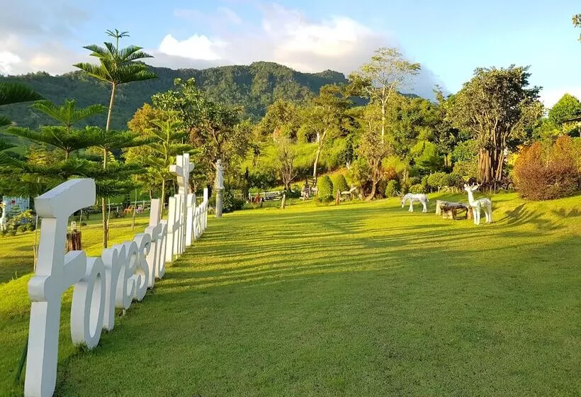 Hotelli Foresta Hill Resort