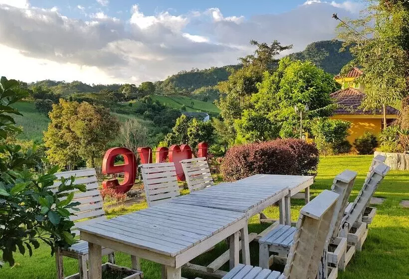 Hotelli Foresta Hill Resort