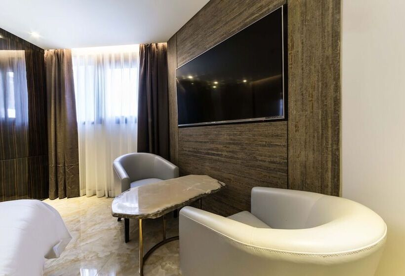 Hotel Guri Galmae Indi Present