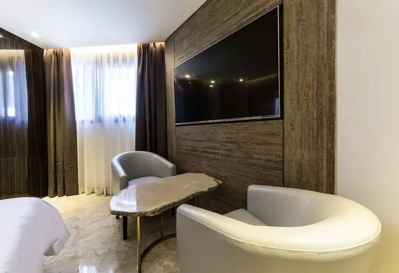 Hotelli Guri Galmae Indi Present