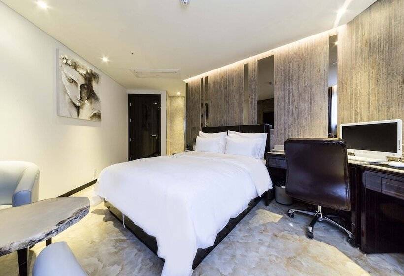 Hotel Guri Galmae Indi Present