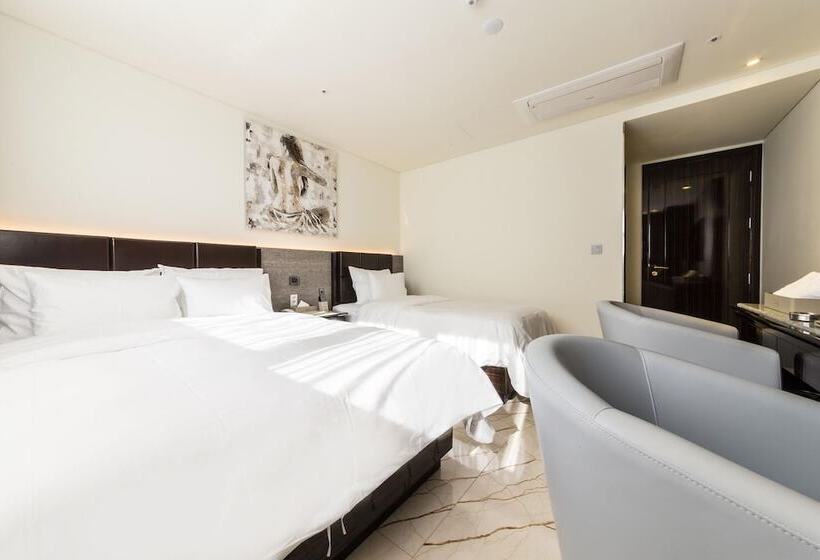 Hotel Guri Galmae Indi Present