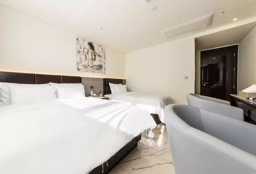 Hotelli Guri Galmae Indi Present