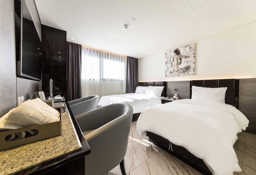 Hotel Guri Galmae Indi Present