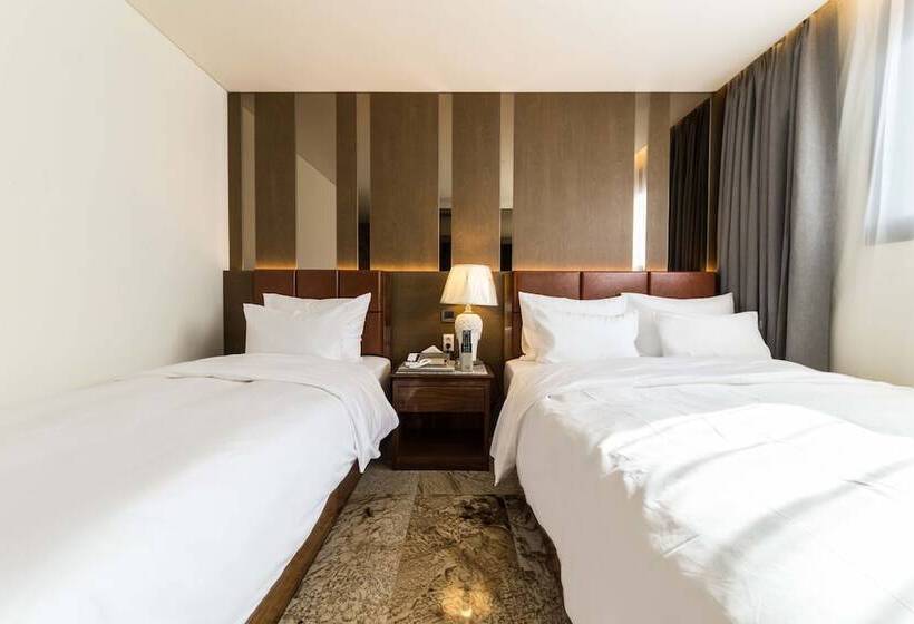 Hotel Guri Galmae Indi Present