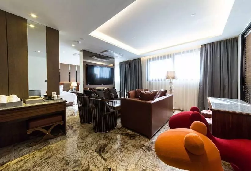 Hotelli Guri Galmae Indi Present