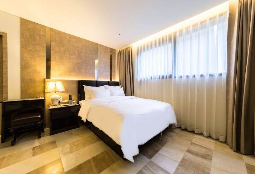 Hotel Guri Galmae Indi Present