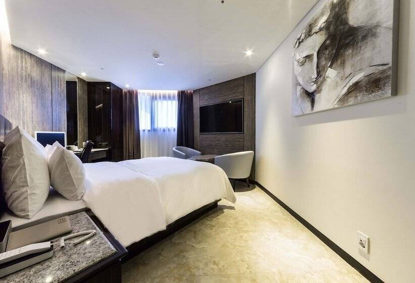 Hotel Guri Galmae Indi Present