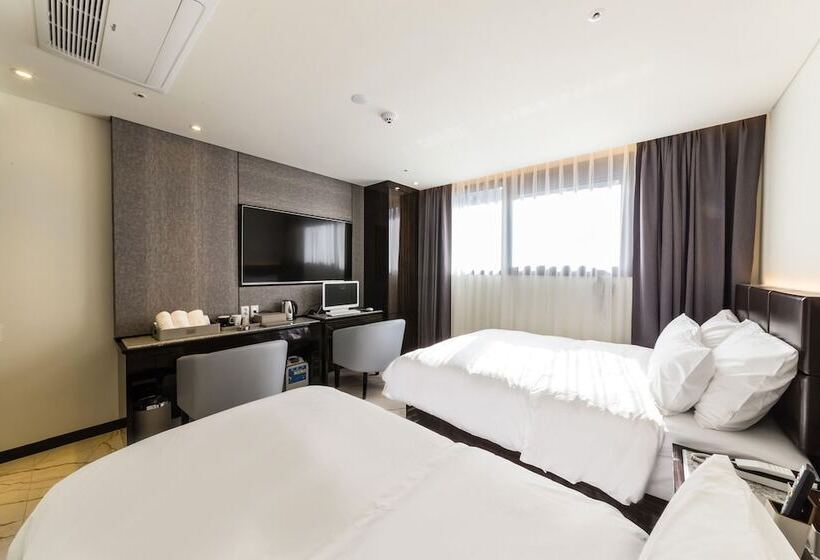 Hotel Guri Galmae Indi Present