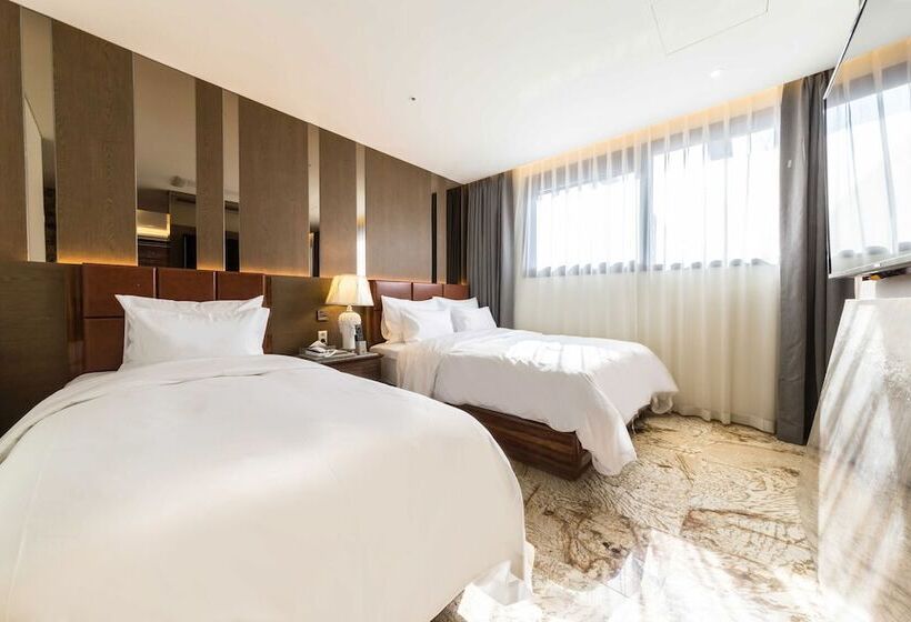 Hotel Guri Galmae Indi Present