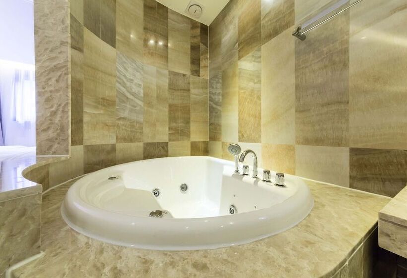 Hotel Guri Galmae Indi Present