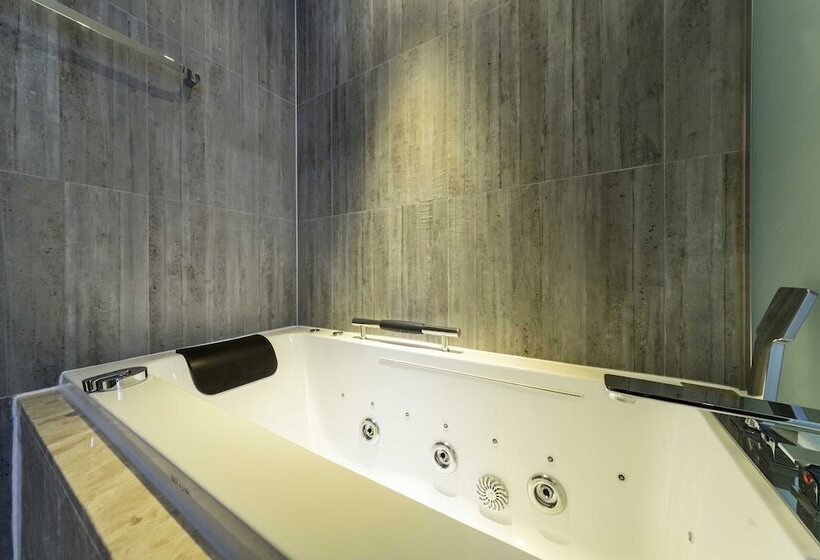 Hotel Guri Galmae Indi Present