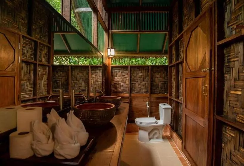 ホテル Our Jungle Camp   Eco Resort