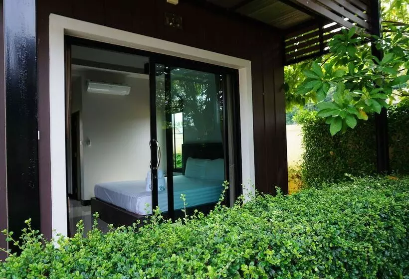 Hotelli Phumipat Resort Thungsong