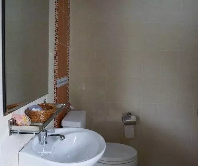 Hotelli Phumipat Resort Thungsong