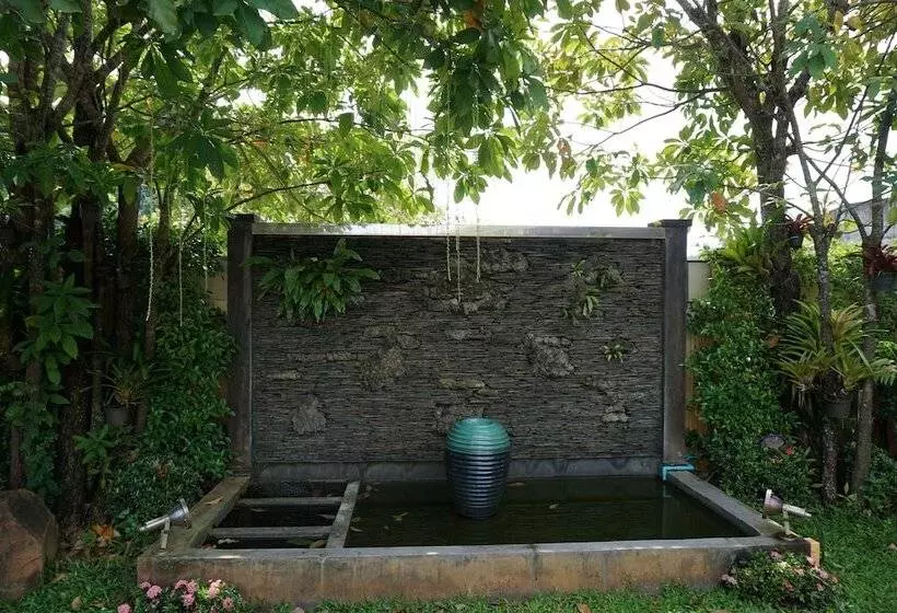 Hotelli Phumipat Resort Thungsong